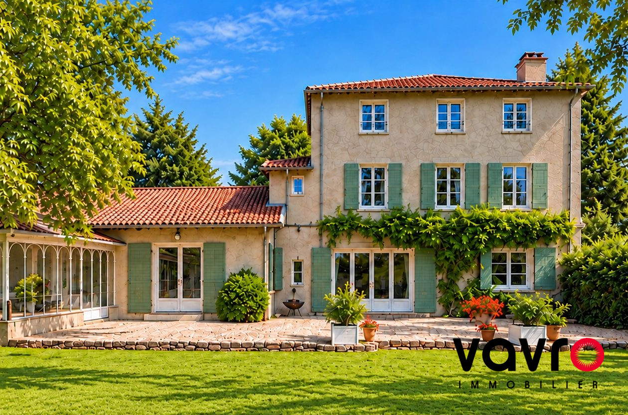 Maison 9 pièces 260 m² · à Champagne-au-Mont-d'Or · 260 m² · 1 146 000 €